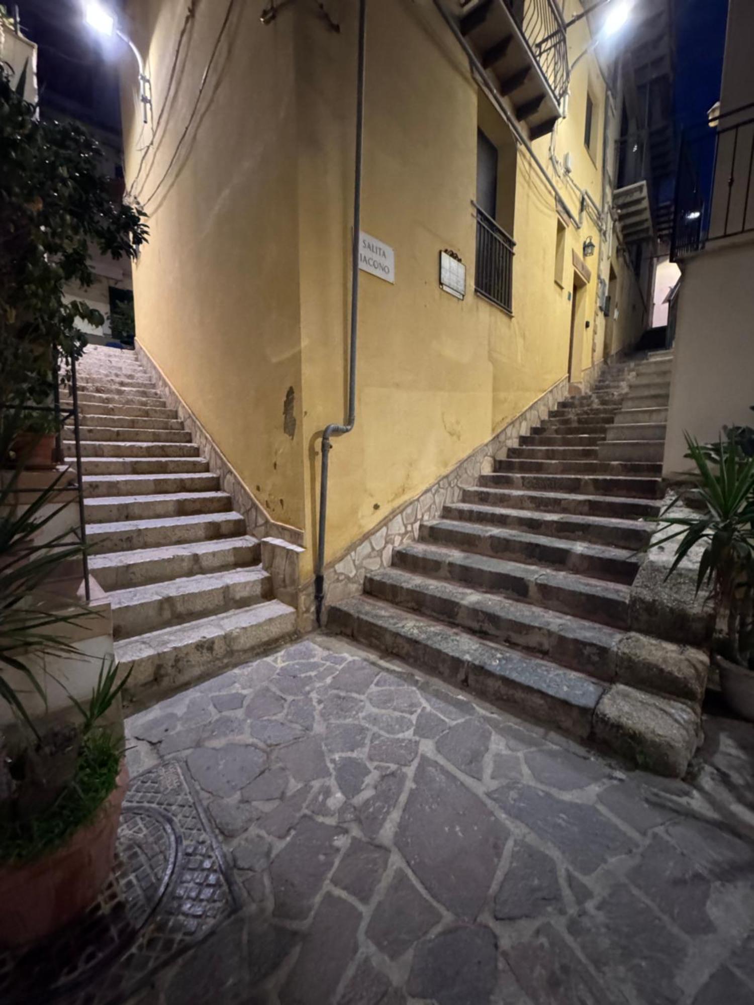 Hotel Le Scalette Del Centro Agrigento Exterior foto